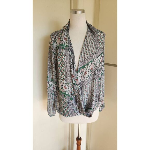 Aakaa Floral/ Boho Print Twist Front Blouse - Picture 1 of 8